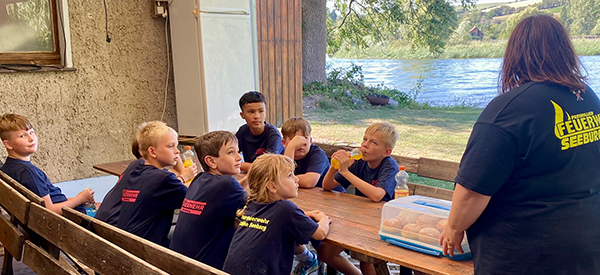 Kinder und Jugendliche der Freiwilligen Feuerwehr Seeburg beim SegelSportClub “Süßer See“